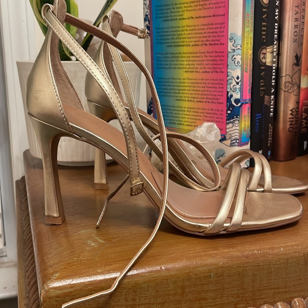 Chinese Laundry Gold Heels Size 10